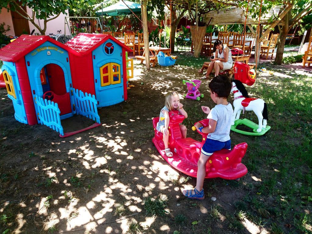 Sera Pansiyon Çıralı Luaran gambar